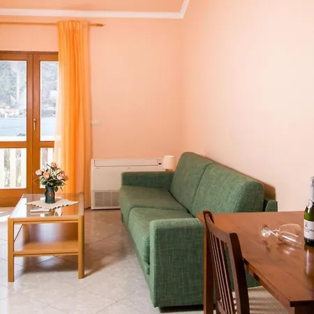 Zaton Bay - One-bedroom With Balcony And Sea View - Ap. 2 *